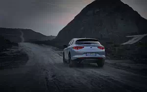 Alfa Romeo Stelvio Competizione     