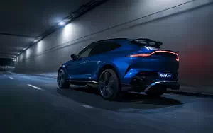 Aston Martin DBX707     