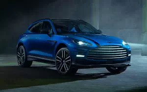 Aston Martin DBX707     
