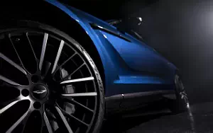 Aston Martin DBX707     