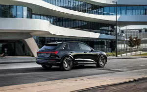 Audi SQ8 e-tron quattro     