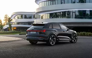 Audi SQ8 e-tron quattro     