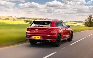 Bentley Bentayga Hybrid First Edition (Dragon Red) UK-spec     