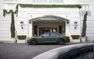 Bentley Flying Spur Hybrid (British Racing Green) US-spec     