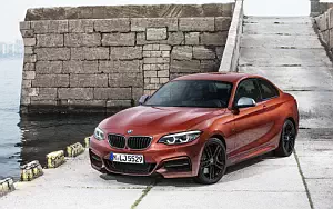 BMW M240i xDrive Coupe     