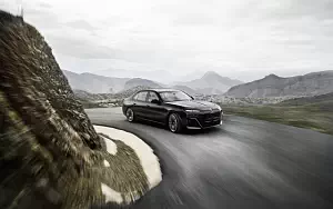 BMW 760i xDrive M Sport US-spec     