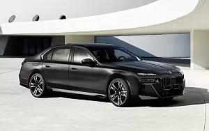 BMW 760i xDrive M Sport US-spec     