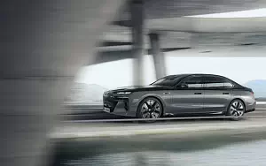 BMW M760e xDrive     