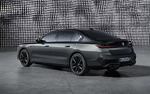 BMW M760e xDrive     