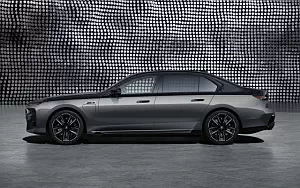 BMW M760e xDrive     