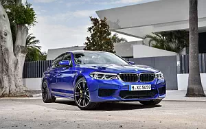 BMW M5     