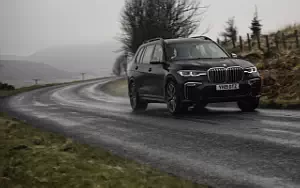 BMW X7 M50d UK-spec     