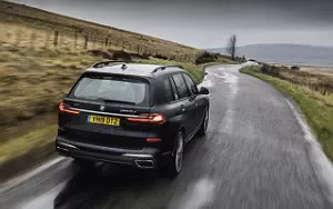 BMW X7 M50d UK-spec     