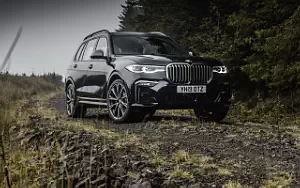 BMW X7 M50d UK-spec     