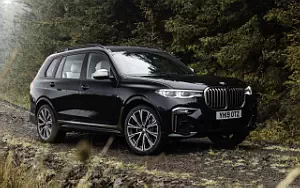 BMW X7 M50d UK-spec     