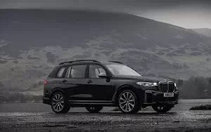 BMW X7 M50d UK-spec     