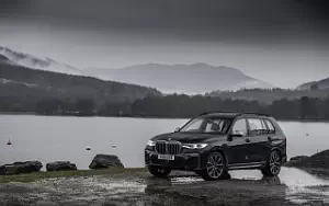 BMW X7 M50d UK-spec     