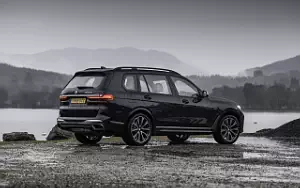 BMW X7 M50d UK-spec     