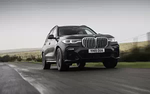 BMW X7 xDrive30d M Sport UK-spec     