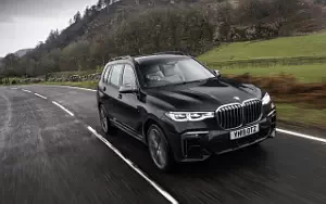 BMW X7 xDrive30d M Sport UK-spec     