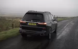 BMW X7 xDrive30d M Sport UK-spec     