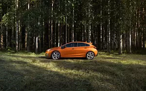 Chevrolet Cruze Premier RS Hatchback     