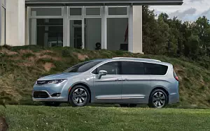 Chrysler Pacifica Hybrid     