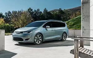 Chrysler Pacifica Hybrid     