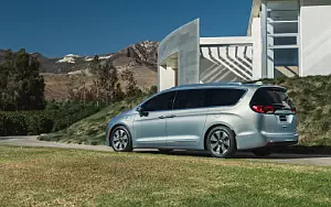 Chrysler Pacifica Hybrid     