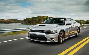 Dodge Charger SRT 392     