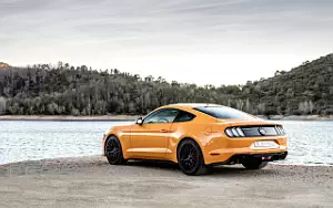 Ford Mustang GT Fastback (Orange Fury) EU-spec     