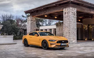Ford Mustang GT Fastback (Orange Fury) EU-spec     