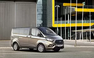 Ford Tourneo Custom     