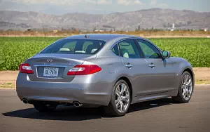 Infiniti Q70 3.7     