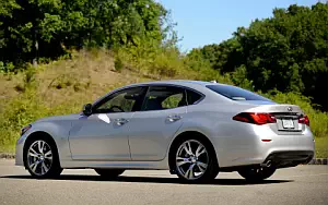 Infiniti Q70 3.7     