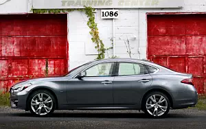 Infiniti Q70S 5.6     