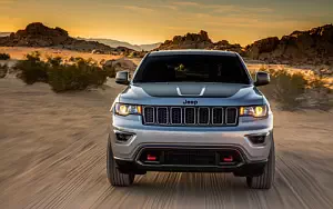 Jeep Grand Cherokee Trailhawk     