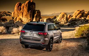 Jeep Grand Cherokee Trailhawk     