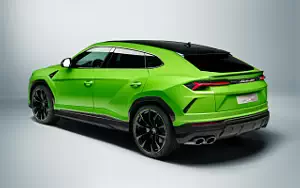 Lamborghini Urus Pearl Capsule     