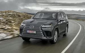 Lexus LX 600     