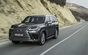 Lexus LX 600     