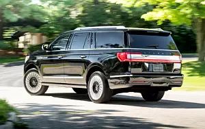 Lincoln Navigator L Black Label     