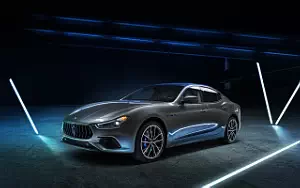 Maserati Ghibli Hybrid GranSport     