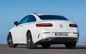 Mercedes-Benz E 400 4MATIC Coupe AMG Line Edition 1     