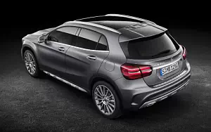 Mercedes-Benz GLA 250 4MATIC AMG Line     