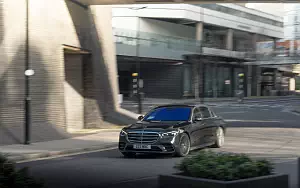Mercedes-Benz S 350 d AMG Line UK-spec     