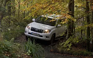 Toyota Land Cruiser UK-spec 4x4 Off Road    HD 