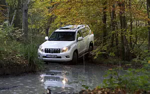 Toyota Land Cruiser UK-spec 4x4 Off Road    HD 