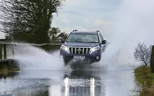 Toyota Land Cruiser UK-spec 4x4 Off Road    HD 