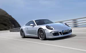 Porsche 911 Carrera 4 GTS     